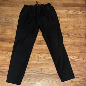 Lululemon Athletica Black Joggers with Elastic Waistband and Tapered Fit